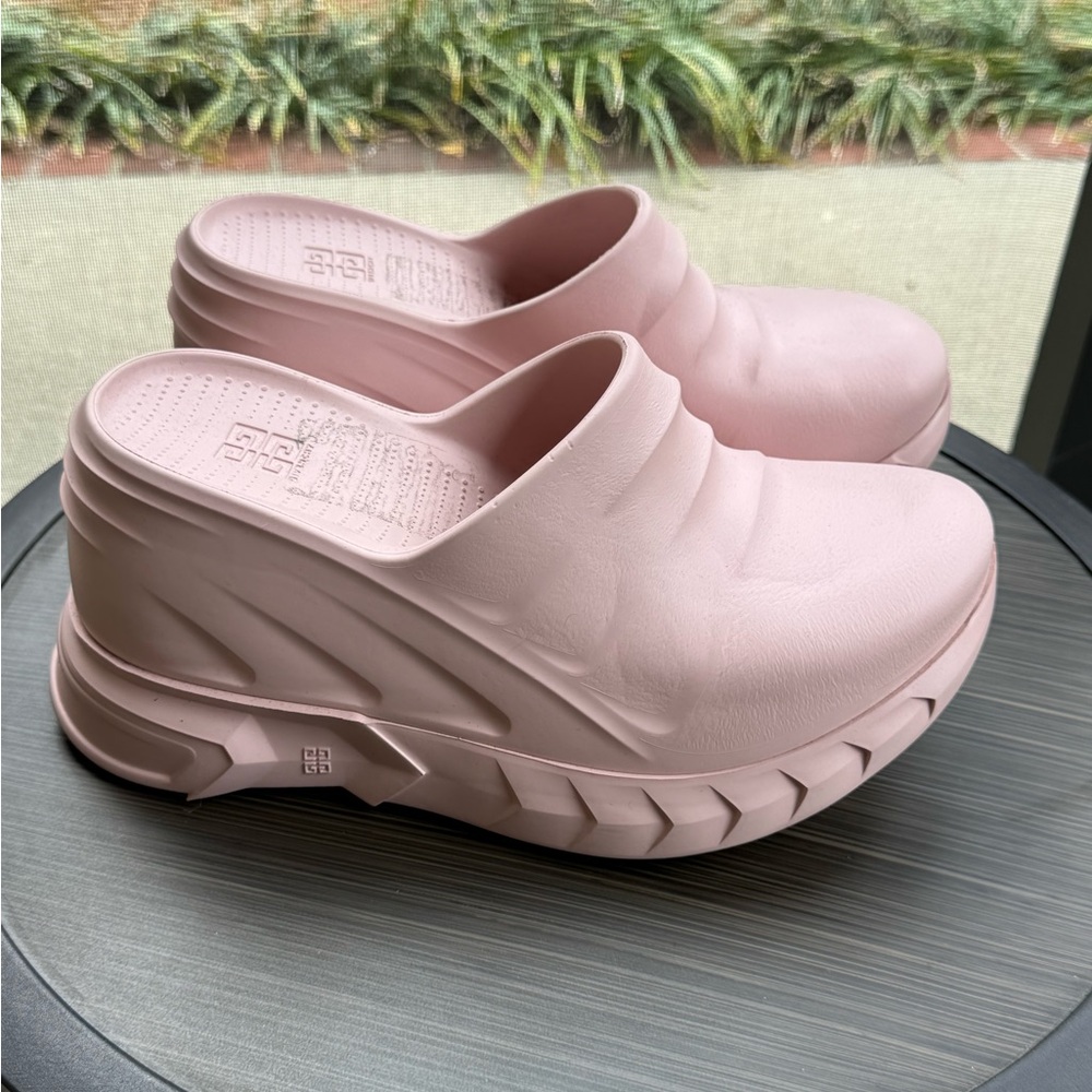 GIVENCHY PINK RUBBER PLATFORM CLOGS